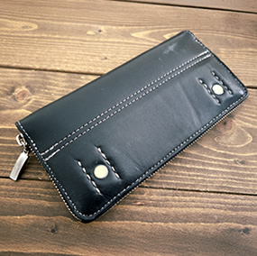 ラウンドファスナー長財布<br>（鋲あり）